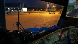 Am Busbahnhof in Gungu