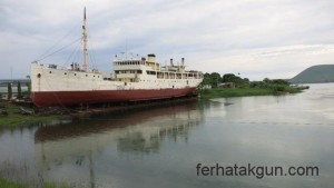 Die MV Liemba auf dem Trockendock