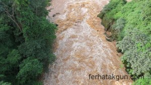 Die Stroemung des Rusumo Wasserfalls