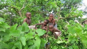 Kinder am Lake Tanganyika