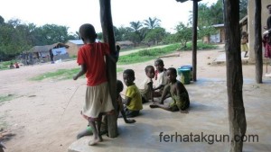 Kinder in Katongolo
