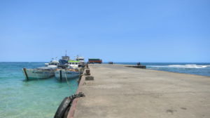 antalaha-hafen-mit-frachtern-3