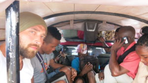 antsiranana-quatre-quatre-offroad-fahrt-auf-der-ladeflache