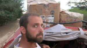 auf-dem-weg-nach-sambava-pickup-surfen