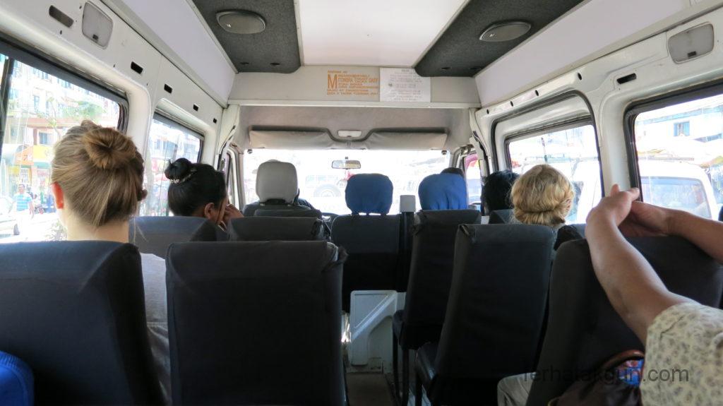 taxi brousse ivato nach antananarivo Madagaskar