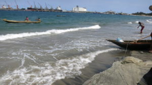 Toamasina - Fischer fischen 1