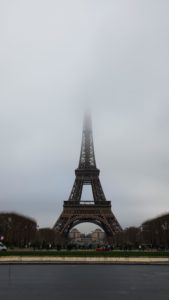 eiffel tower foggy