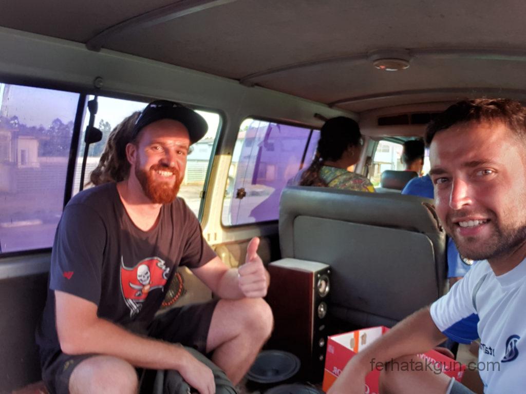 Peperpot Rückweg im Minibus