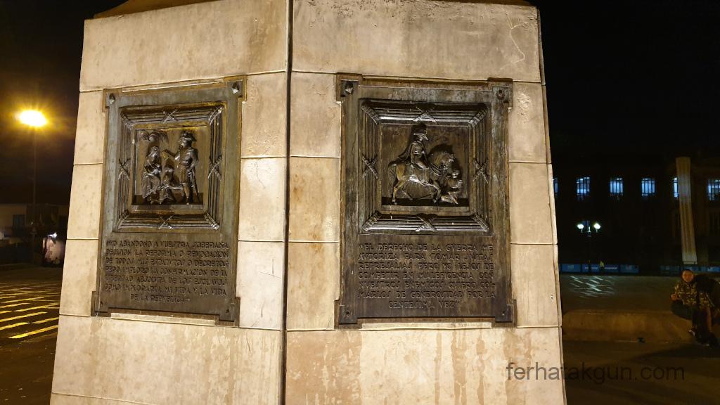 Bogota - Statue Simon Bolivar