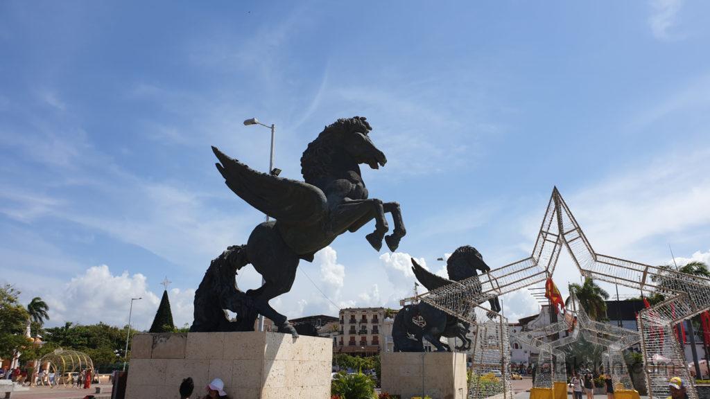 Cartagena - Statuen am Hafen