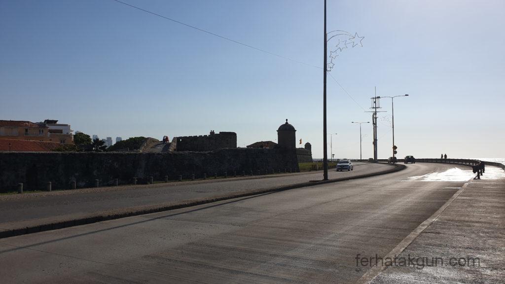 Cartagena - Karibisches Meer und Gebäude