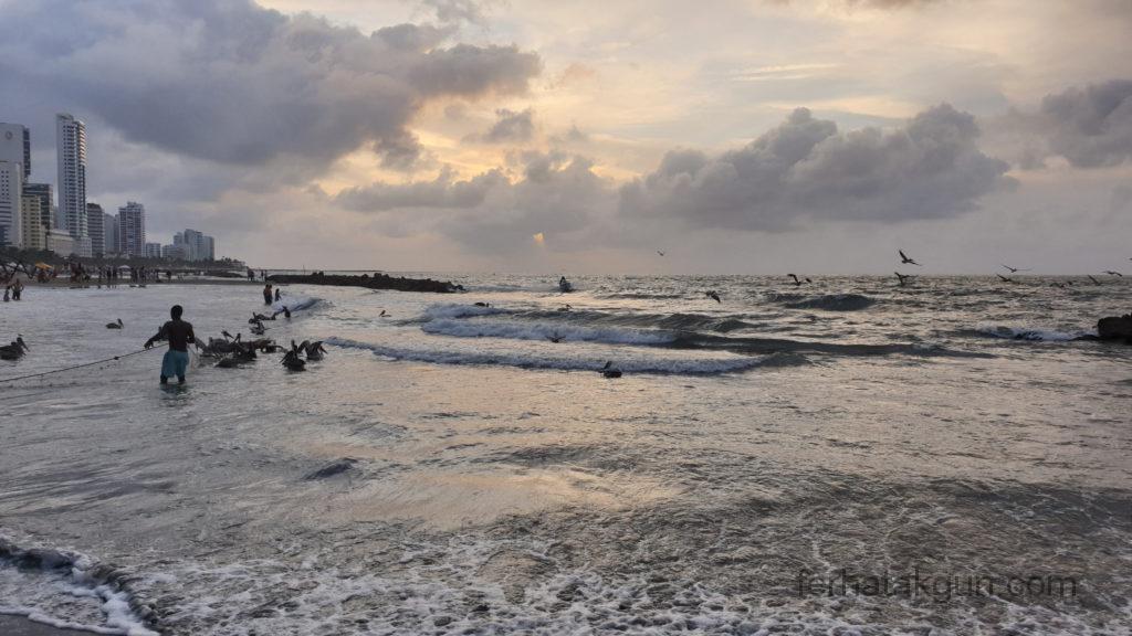 Cartagena - Fischer holen ihren Fang ein