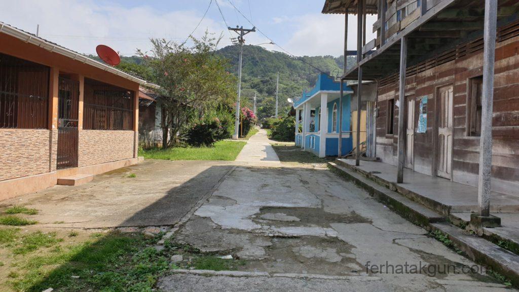 Puerto Obaldia - Auf dem Weg zum Flughafen