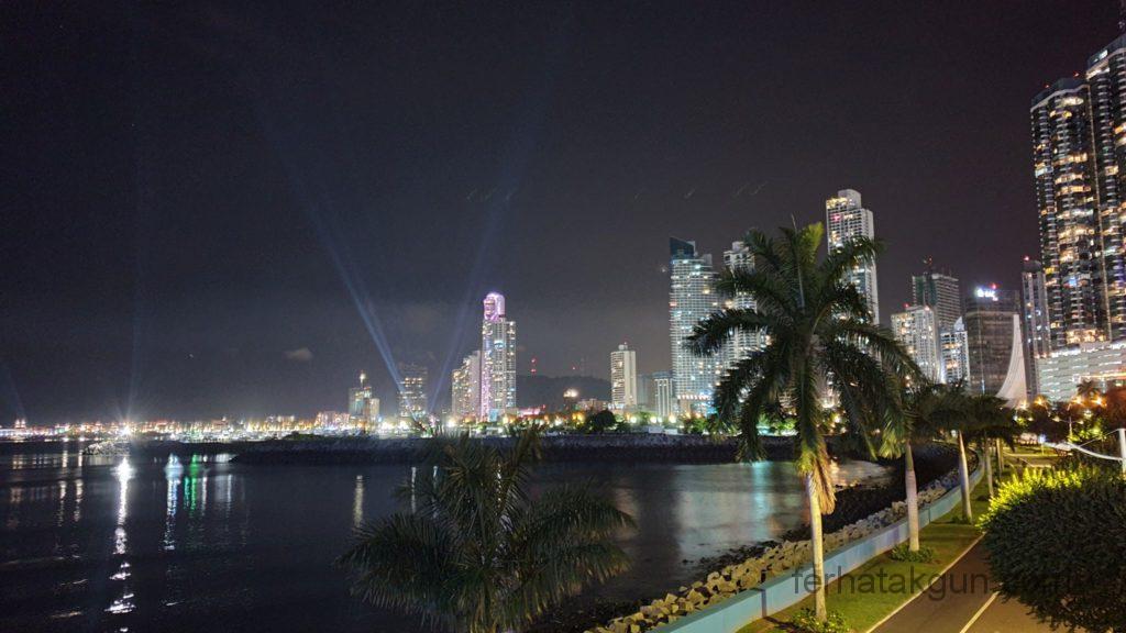 Panama City - Sky Line bei Nacht