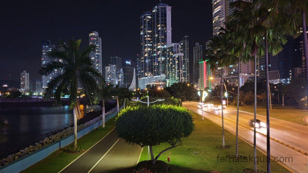 Panama City - Sky Line bei Nacht