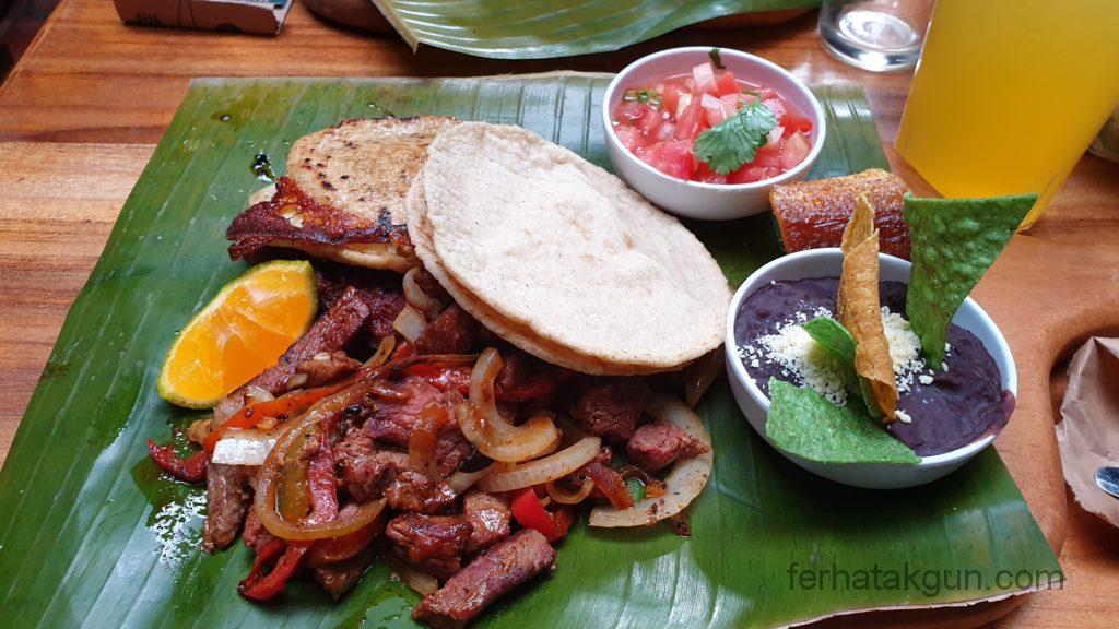 Cartago - Köstliches Essen
