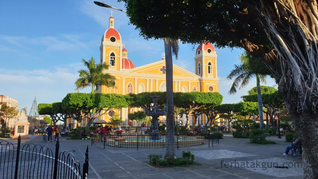 Granada - Parque Central