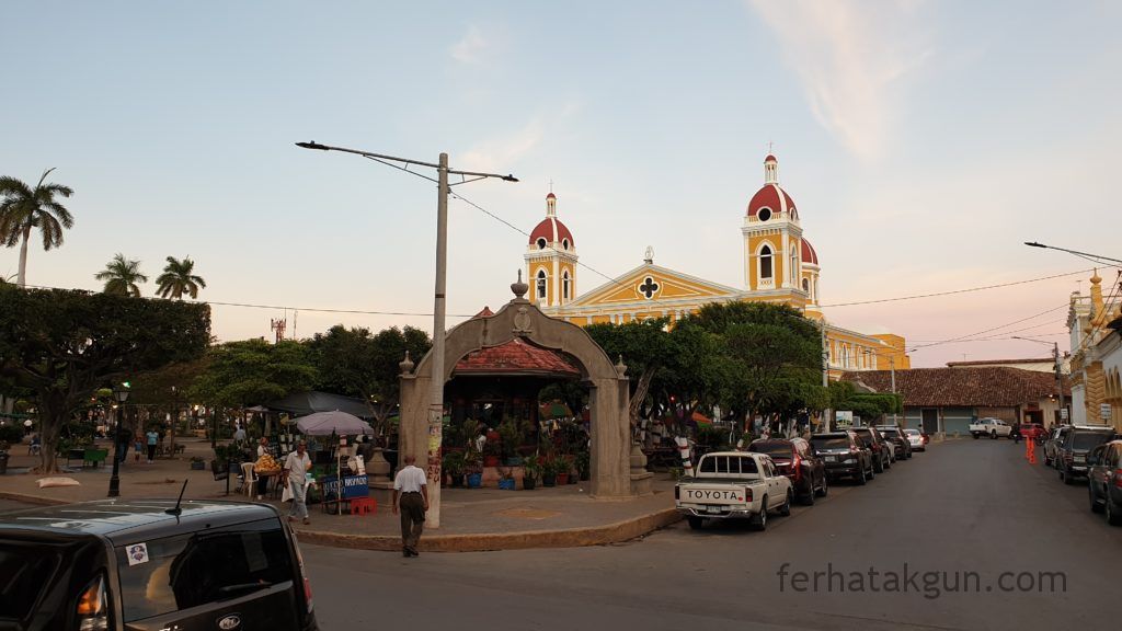 Granada - Parque Central