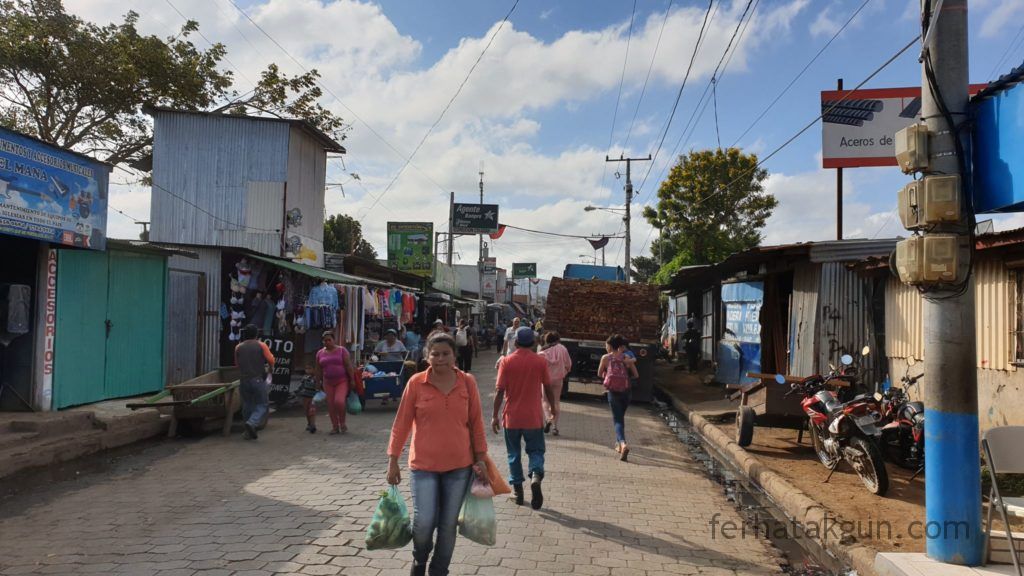 Nicaragua - Masaya - Auf dem Weg zur Hauptstraße